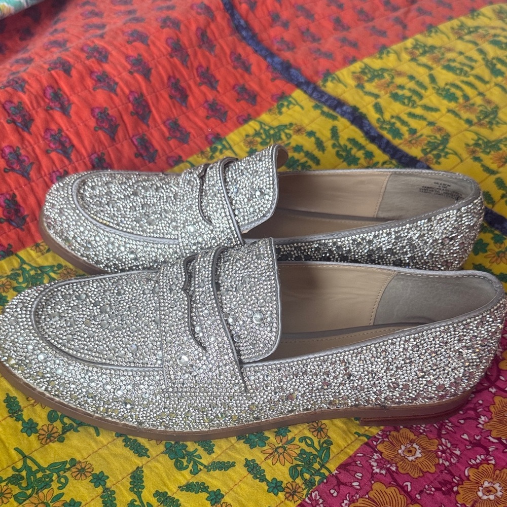 Betsey Johnson Sparkling Silver Loafer Flats. Size 9.5